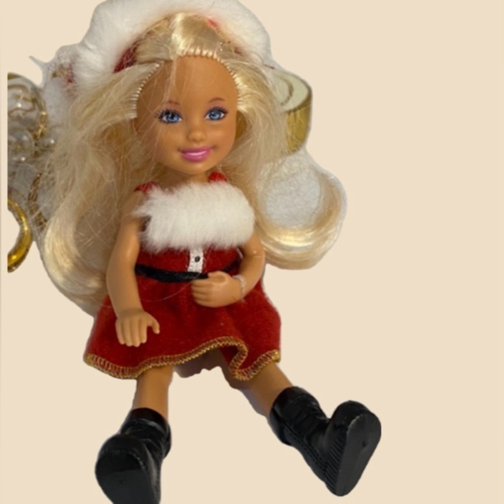 Barbie’s Vintage Kelly Christmas Doll - Picture 8 of 16